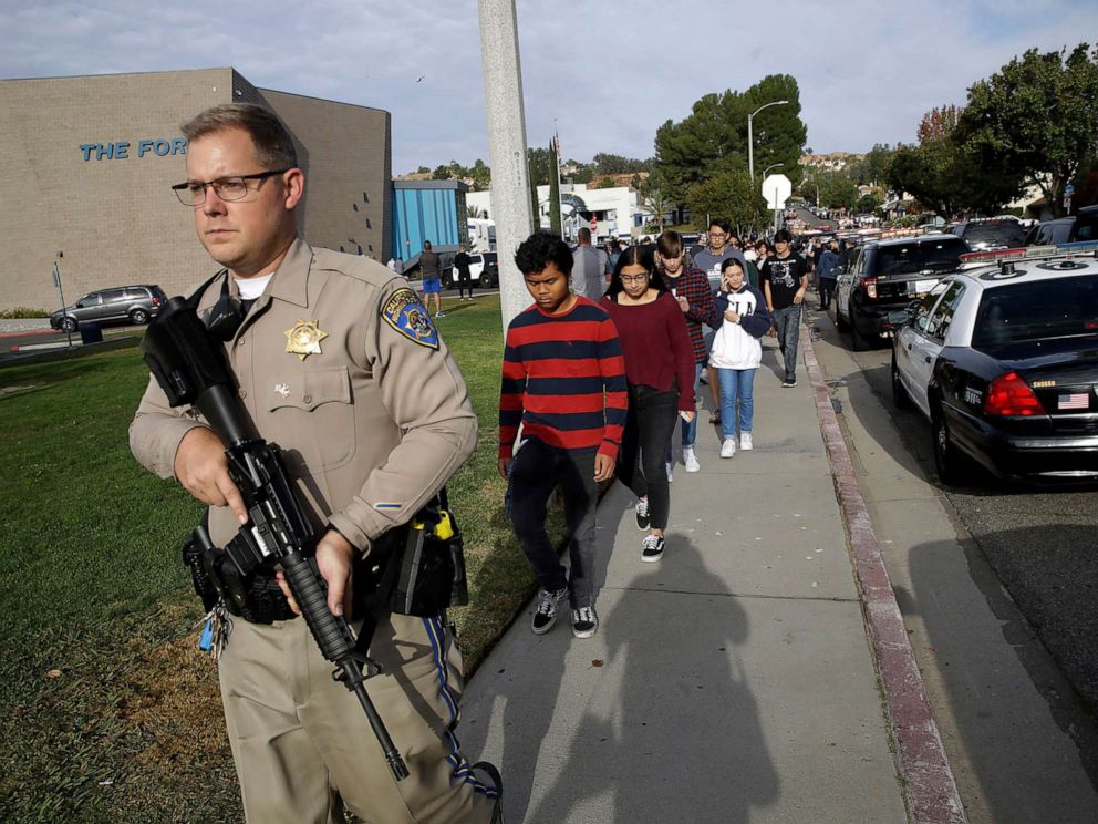 saugus-evacuate-ap